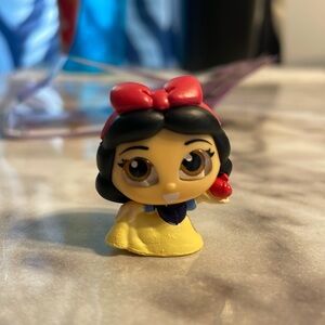 Snow White - Disney Doorables Series 6